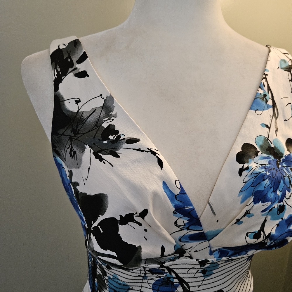 Bisou Bisou White and Blue Floral Midi Dress Women's Size 6 With Pockets - Picture 2 of 16